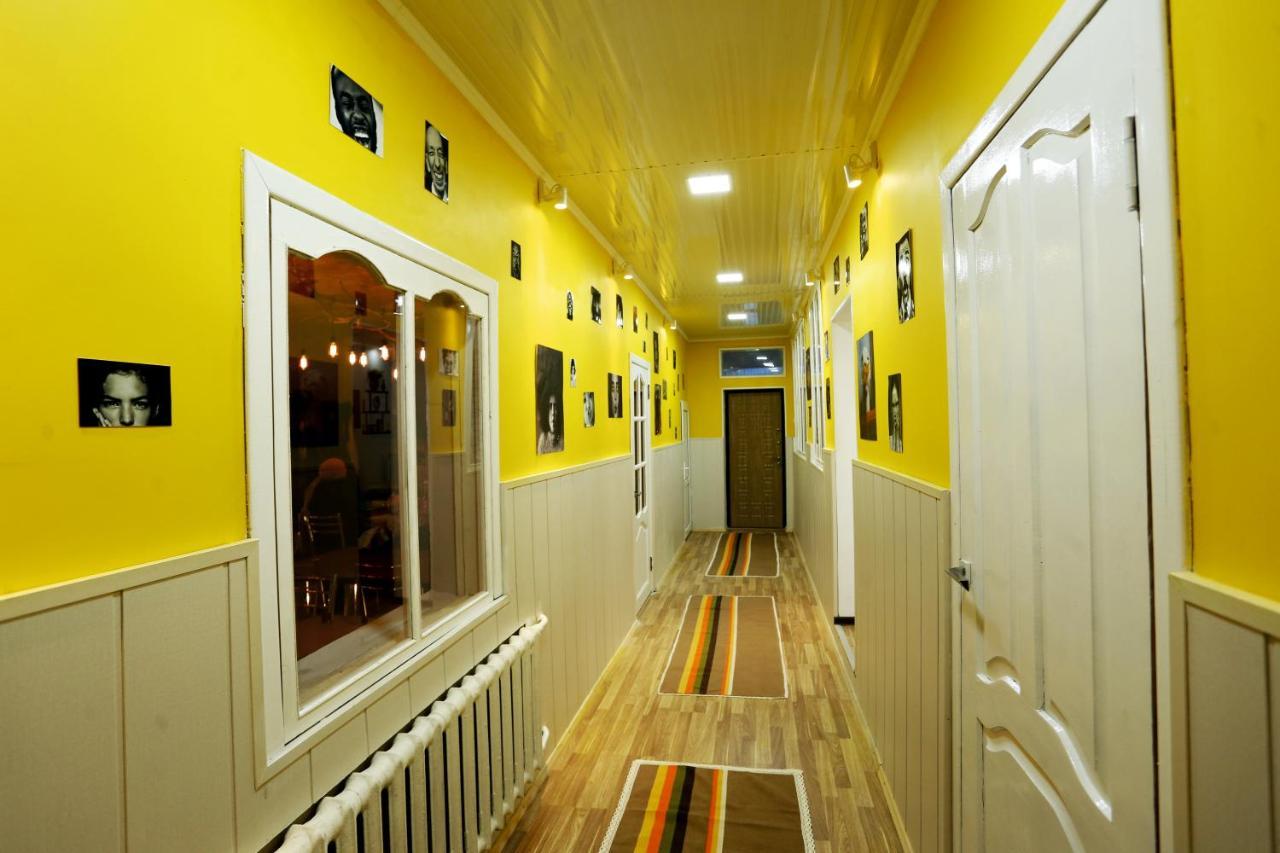 Auberge de jeunesse Interhouse Karakol Extérieur photo