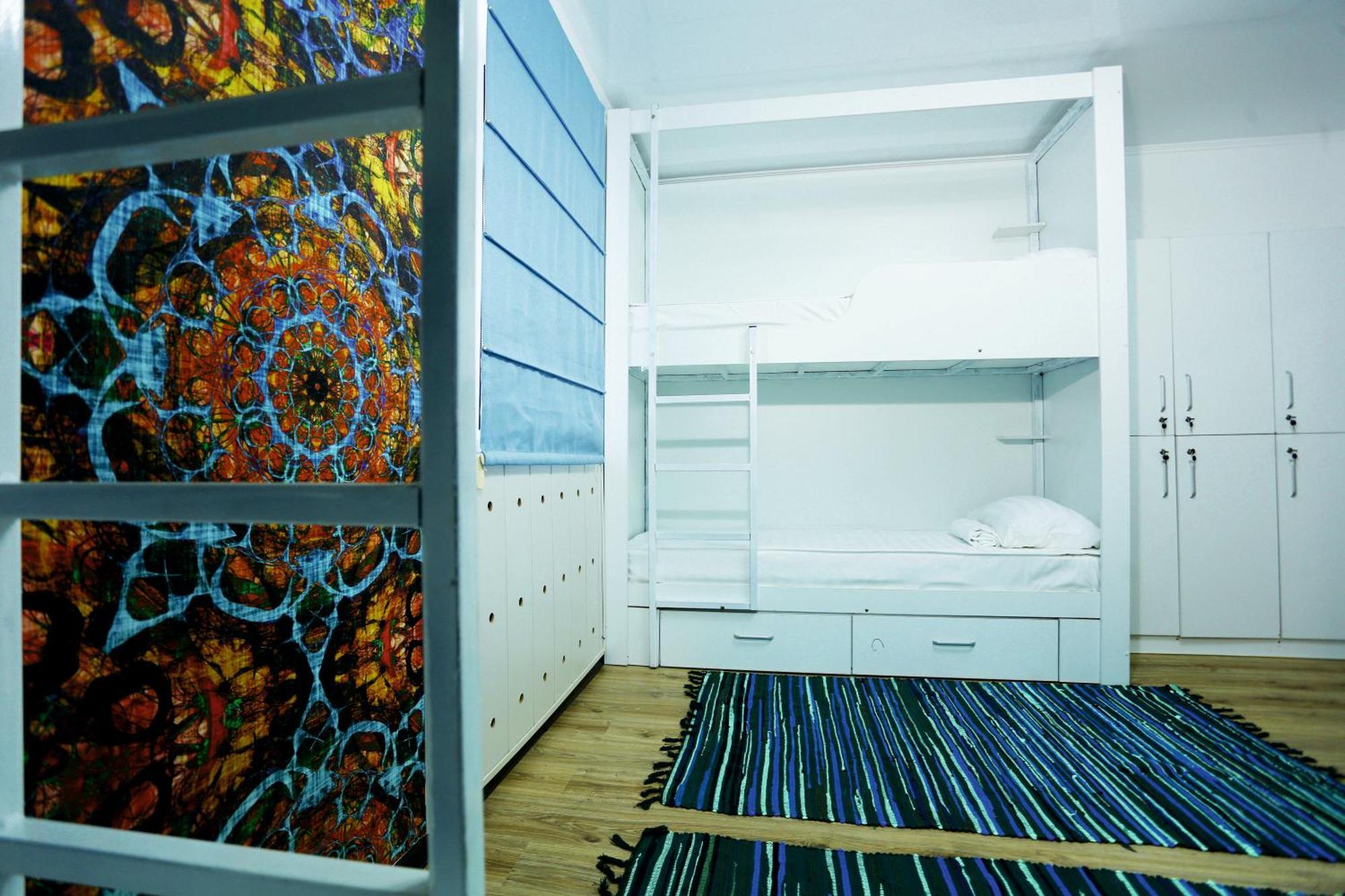 Auberge de jeunesse Interhouse Karakol Extérieur photo