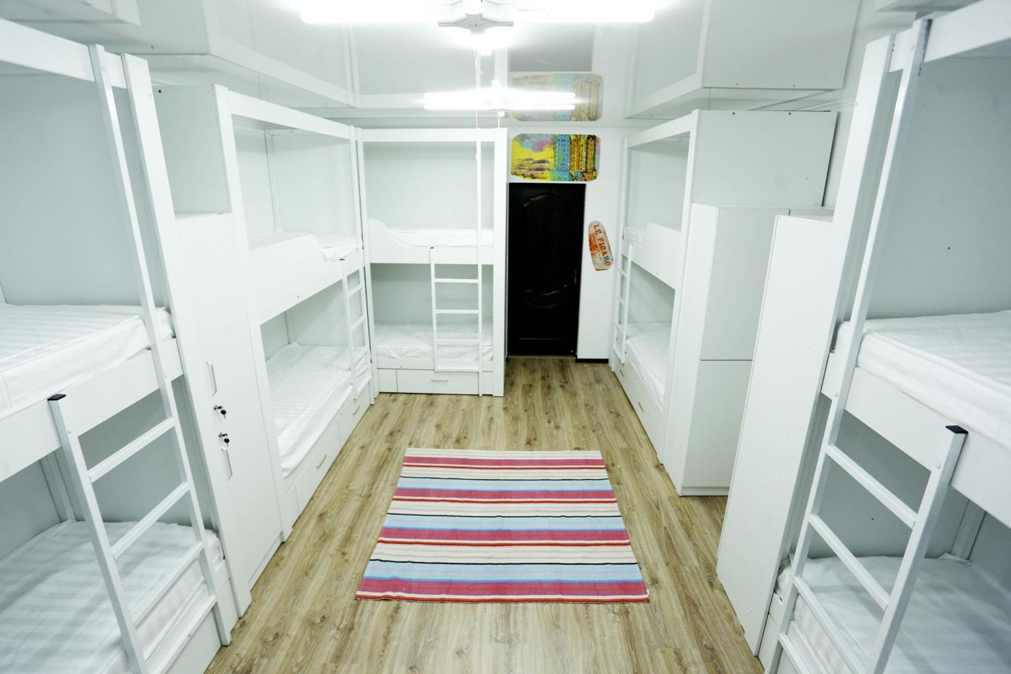 Auberge de jeunesse Interhouse Karakol Extérieur photo