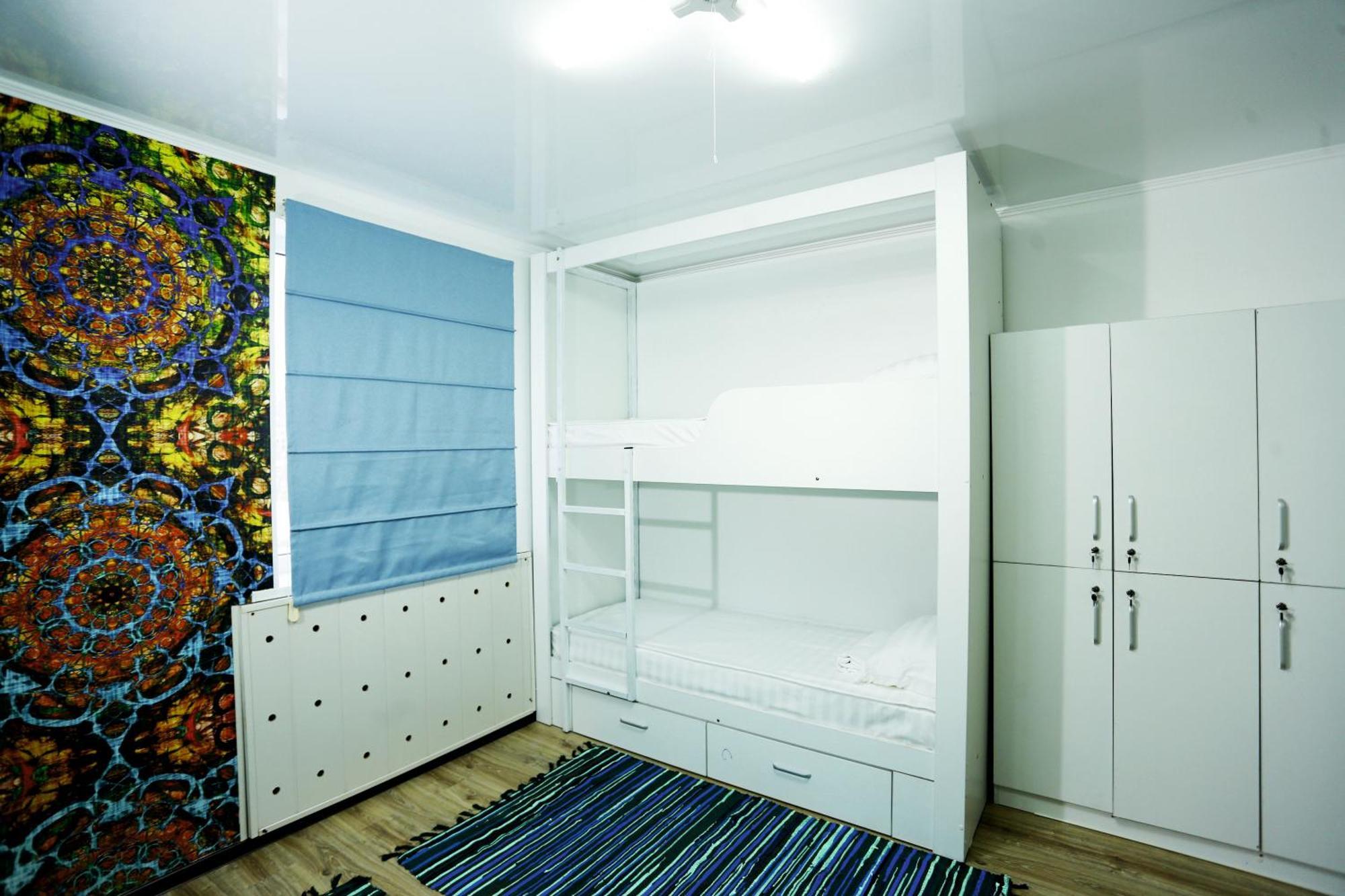 Auberge de jeunesse Interhouse Karakol Extérieur photo