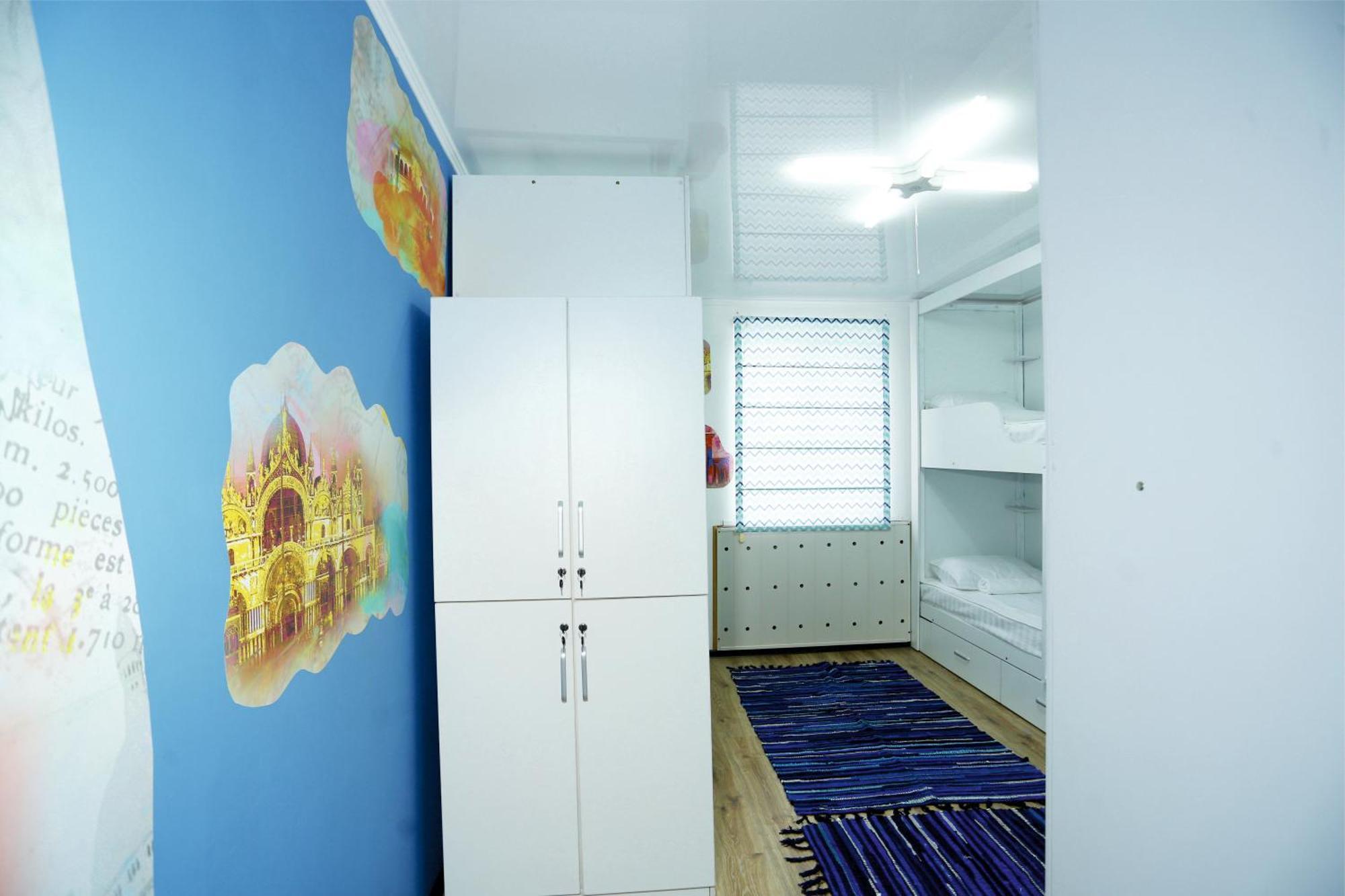 Auberge de jeunesse Interhouse Karakol Extérieur photo