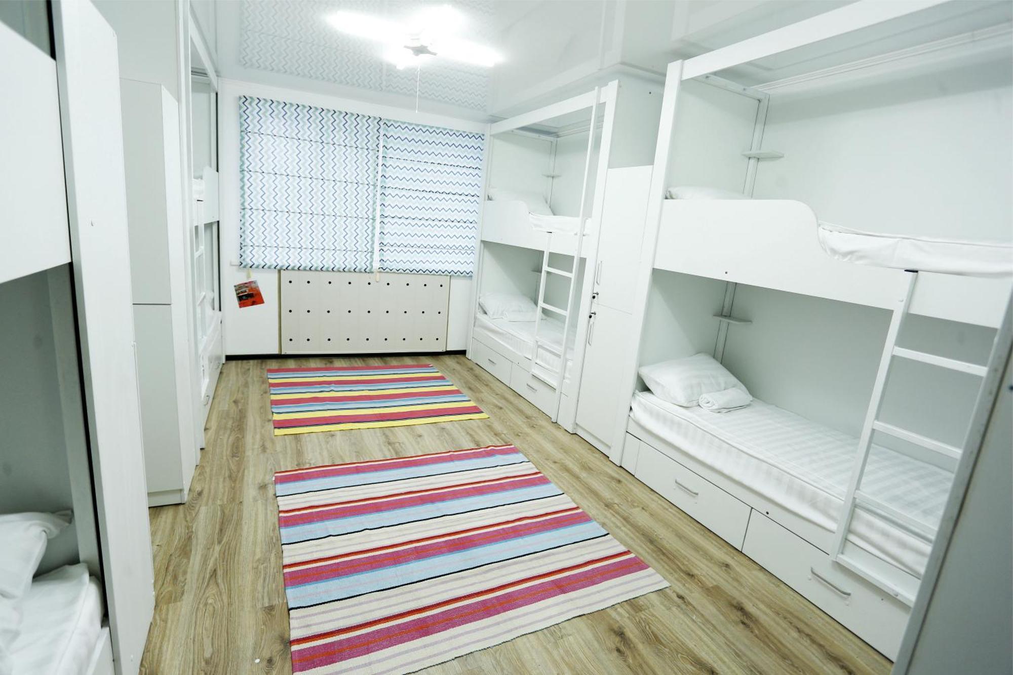 Auberge de jeunesse Interhouse Karakol Extérieur photo