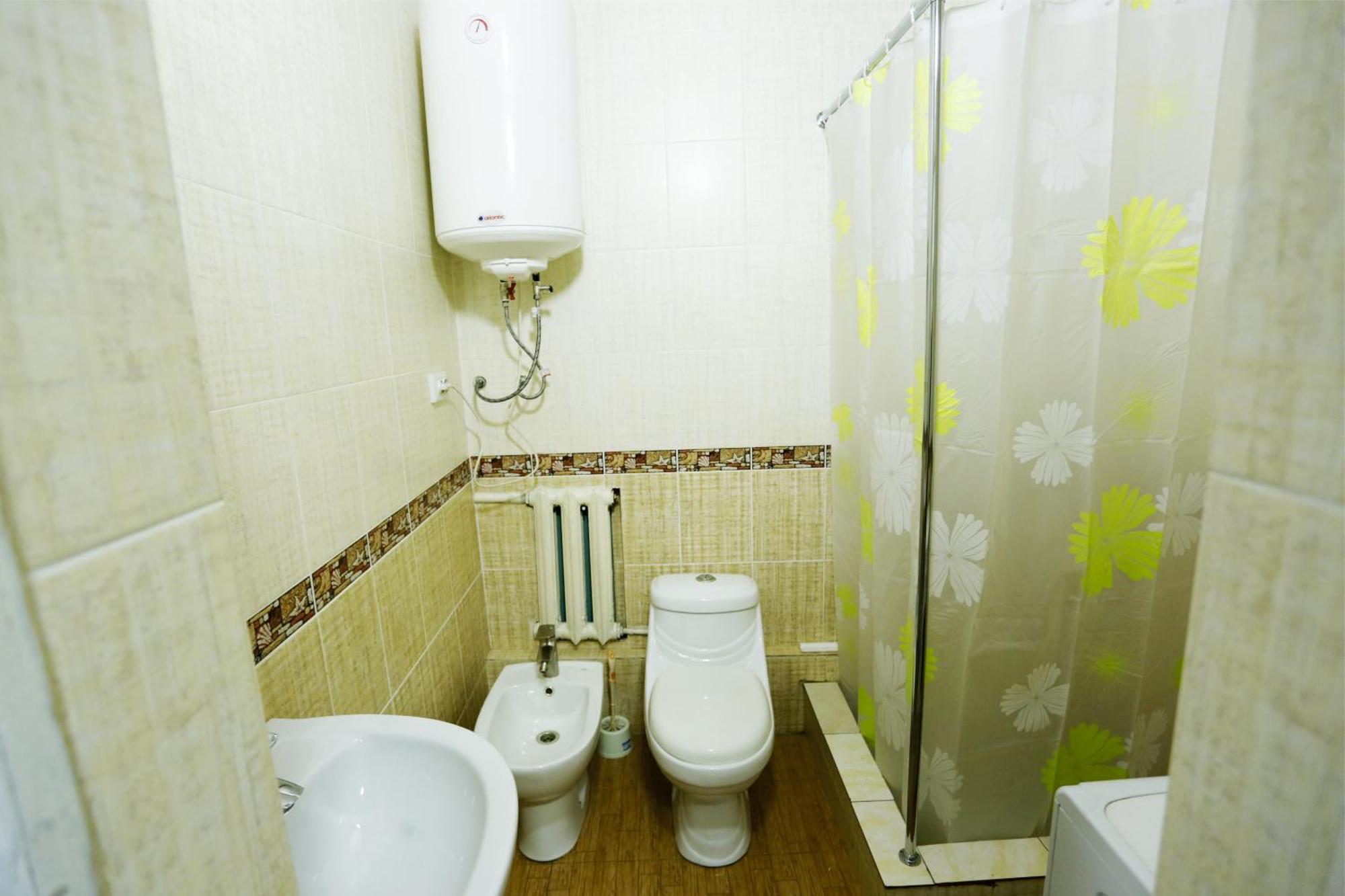 Auberge de jeunesse Interhouse Karakol Extérieur photo