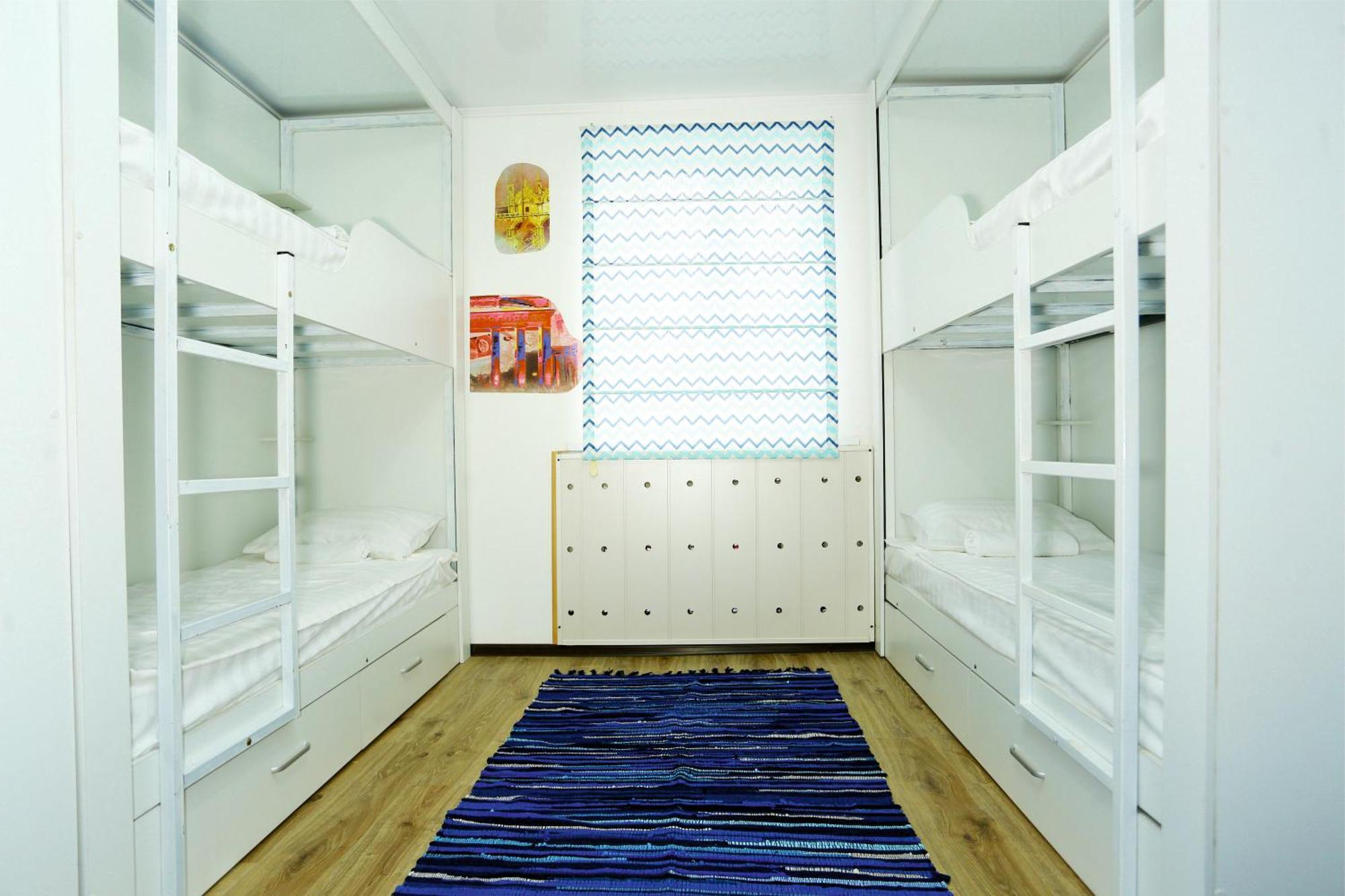 Auberge de jeunesse Interhouse Karakol Extérieur photo