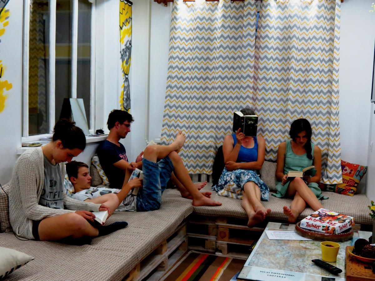 Auberge de jeunesse Interhouse Karakol Extérieur photo